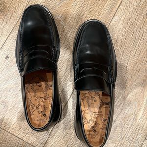 BANANA REPUBLIC LEATHER "NAVARRE PENNY LOAFER" MEN'S SIZE 7 WOMEN'S 8.5